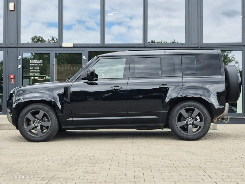 Land Rover Defender 6