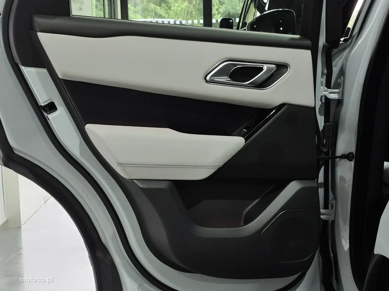 Land Rover Range Rover Velar 23