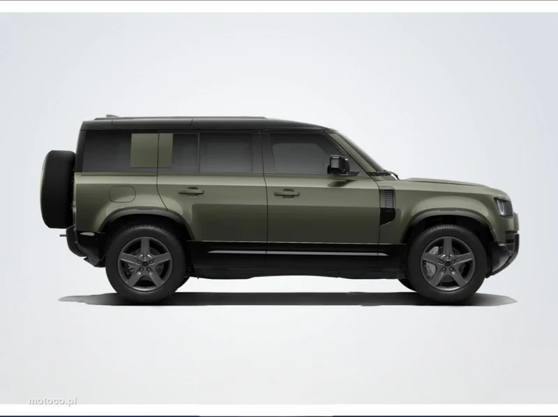 Land Rover Defender 4