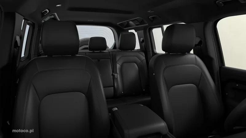 Land Rover Defender 7
