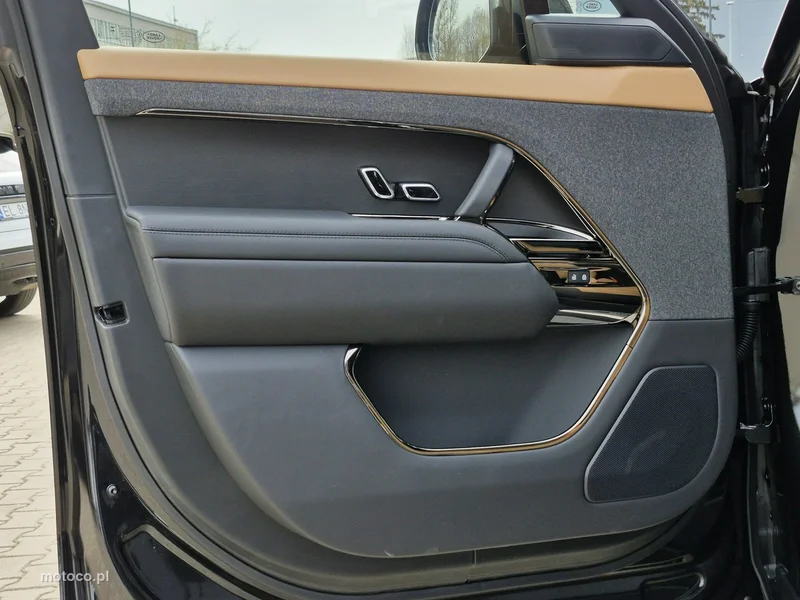 Land Rover Range Rover Sport 16