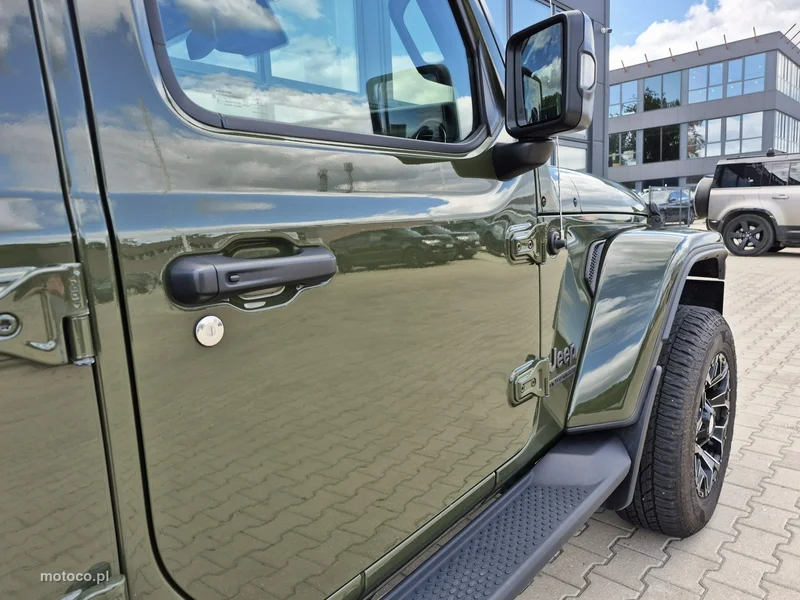Jeep Wrangler 16