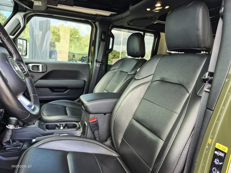 Jeep Wrangler 21