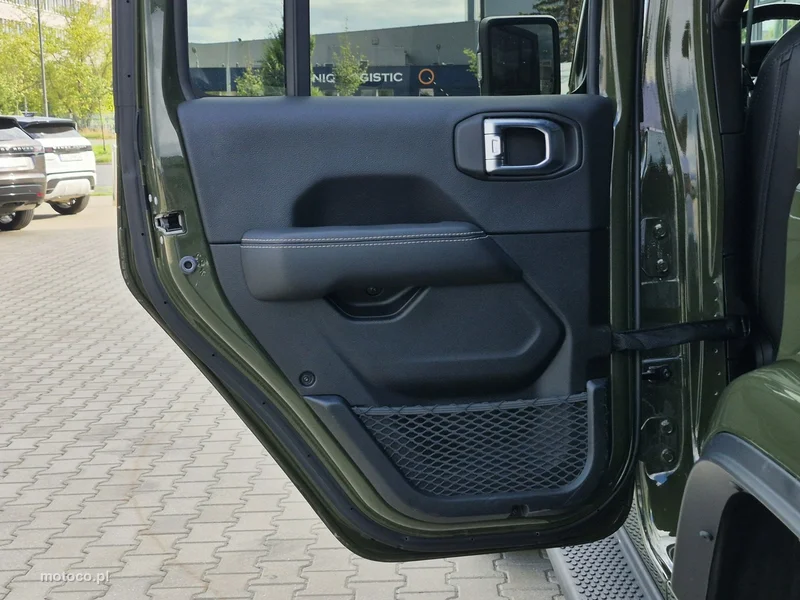 Jeep Wrangler 25