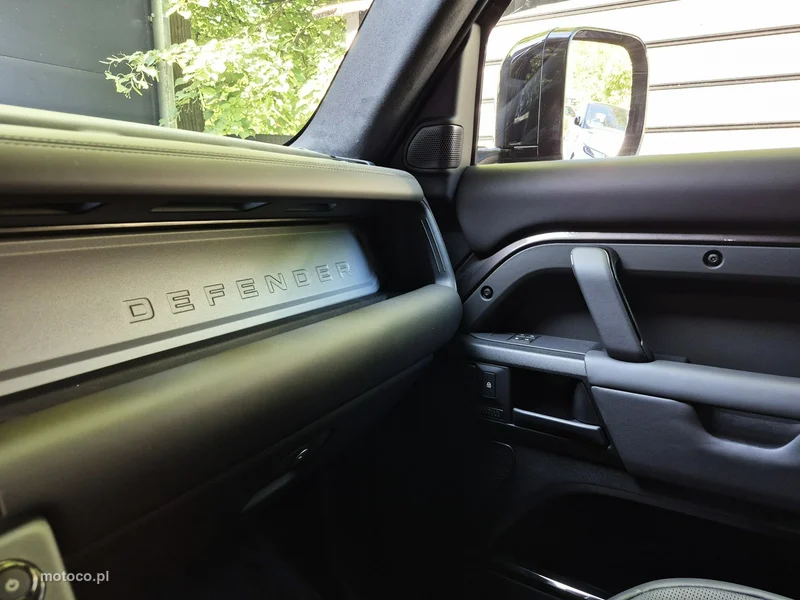 Land Rover Defender 35