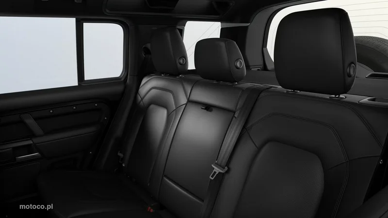 Land Rover Defender 8