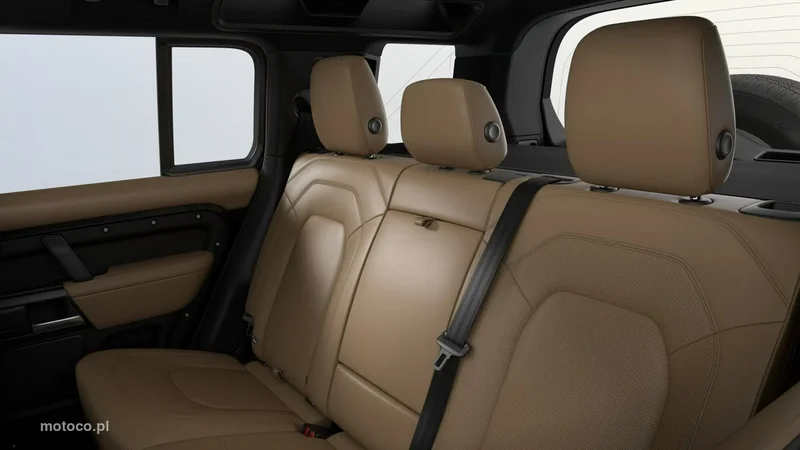 Land Rover Defender 8