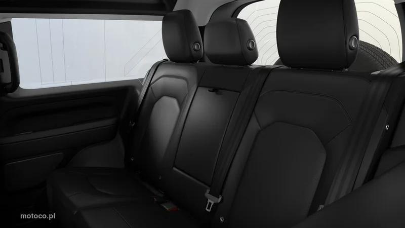 Land Rover Defender 8