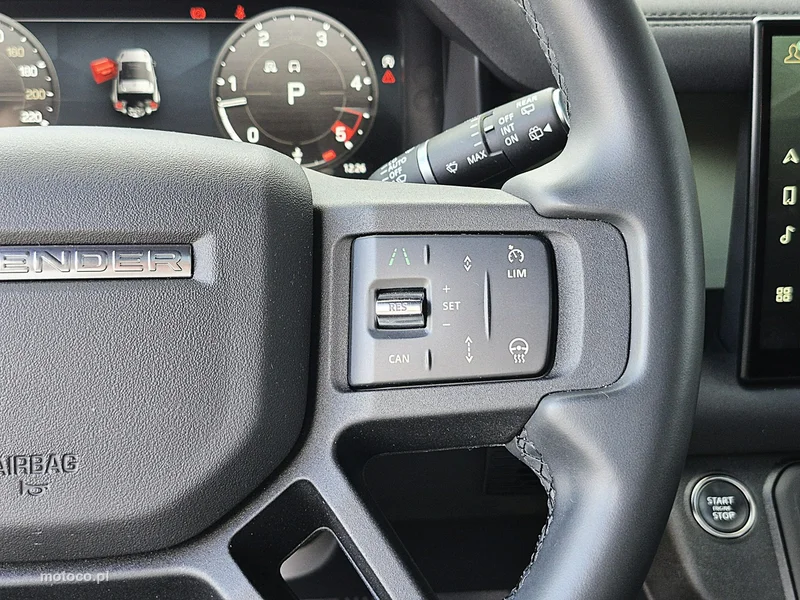 Land Rover Defender 32