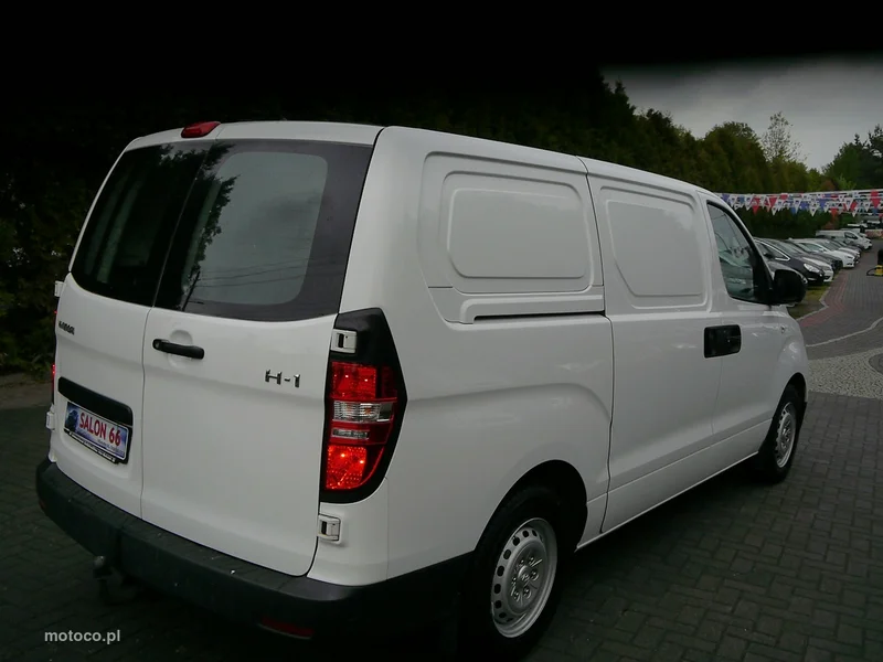 Hyundai H-1 5