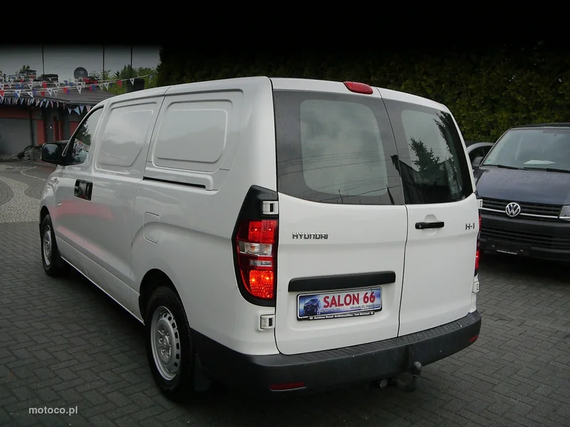 Hyundai H-1 6