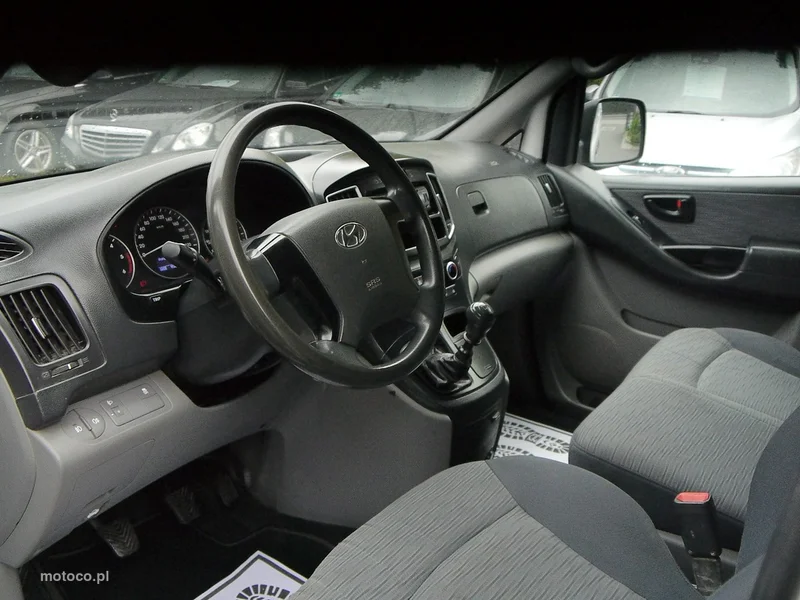 Hyundai H-1 19