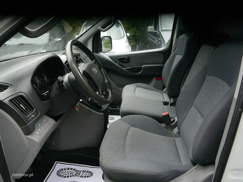 Hyundai H-1 22