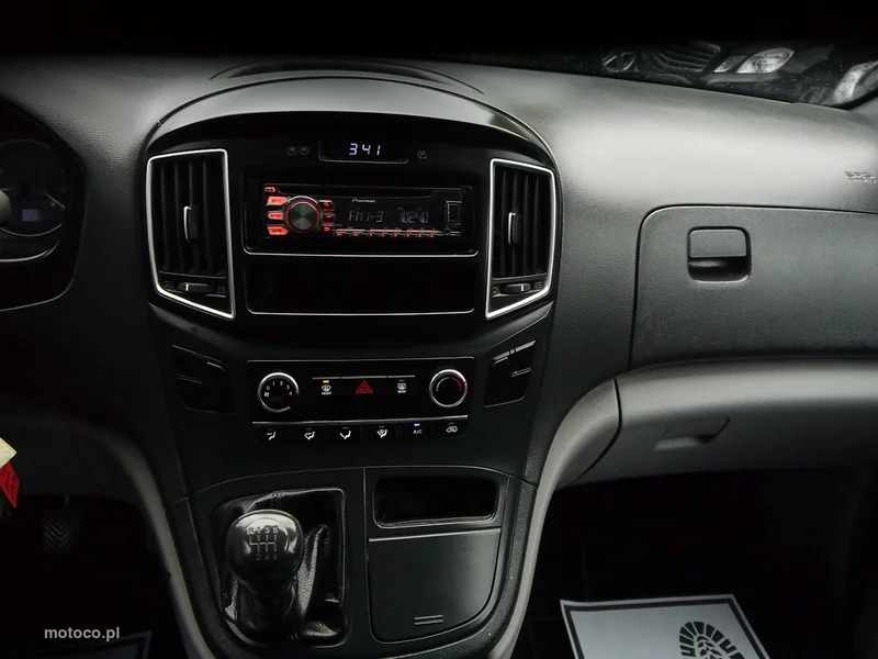 Hyundai H-1 25