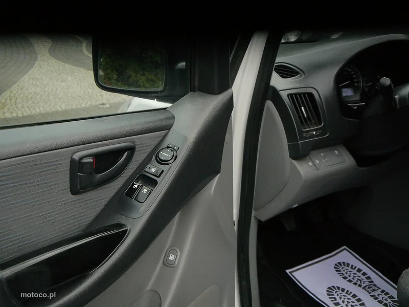 Hyundai H-1 28