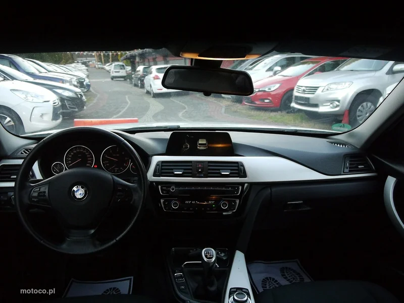 BMW Seria 3 F30 318 17