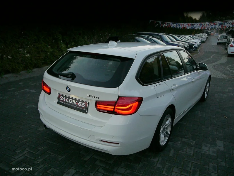 BMW Seria 3 F30 318 4