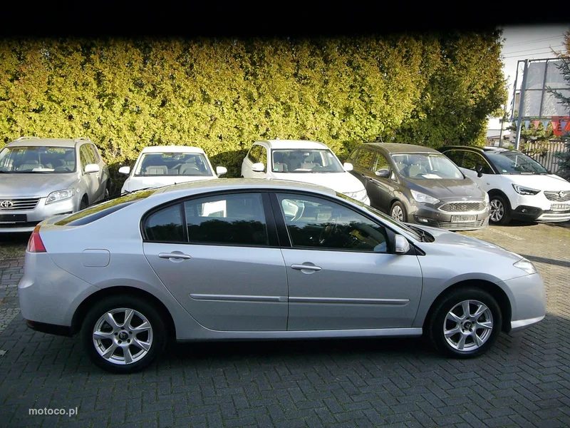 Renault Laguna III 11