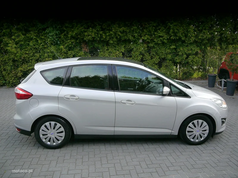 Ford C-Max II 11