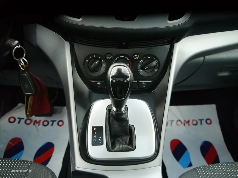 Ford C-Max II 22