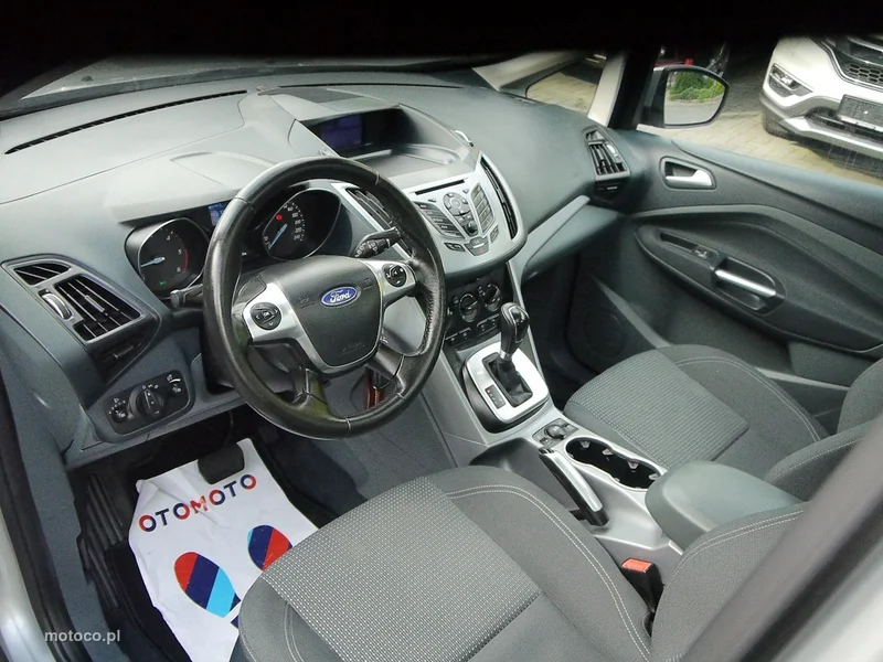 Ford C-Max II 23