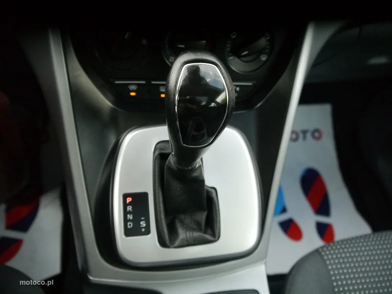 Ford C-Max II 27