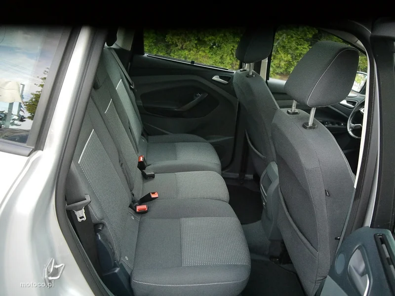 Ford C-Max II 29