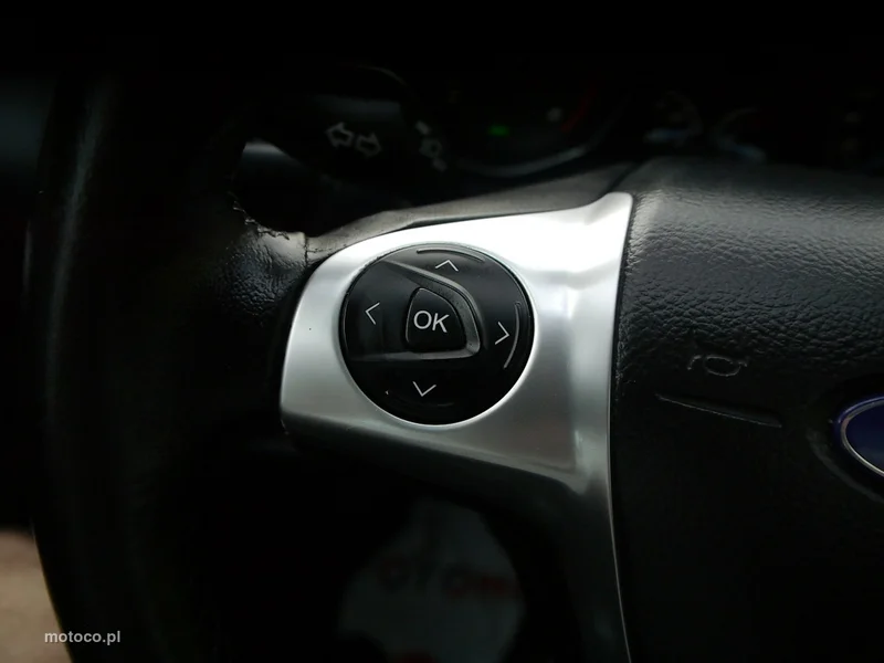 Ford C-Max II 31