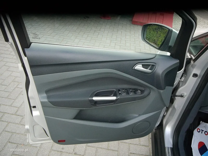 Ford C-Max II 33