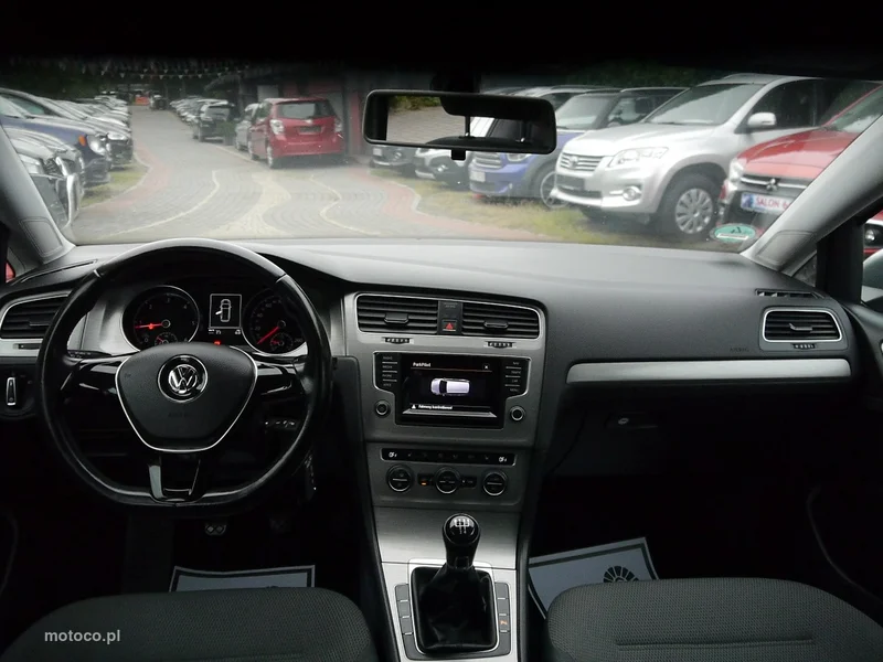 Volkswagen Golf VII 16