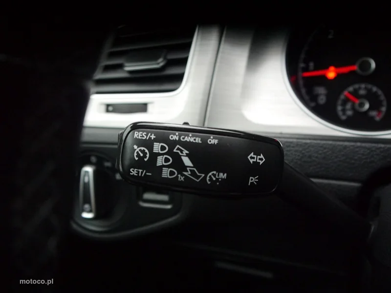 Volkswagen Golf VII 28