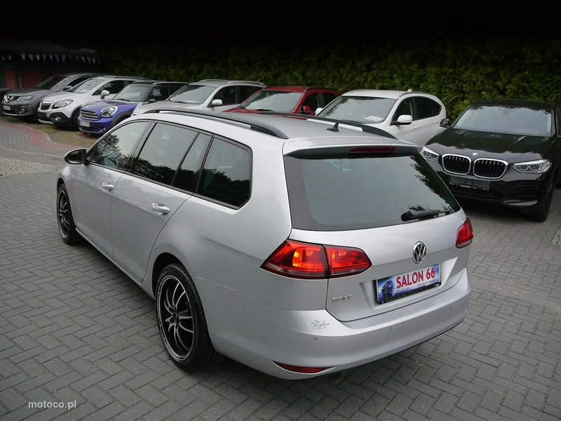 Volkswagen Golf VII 6