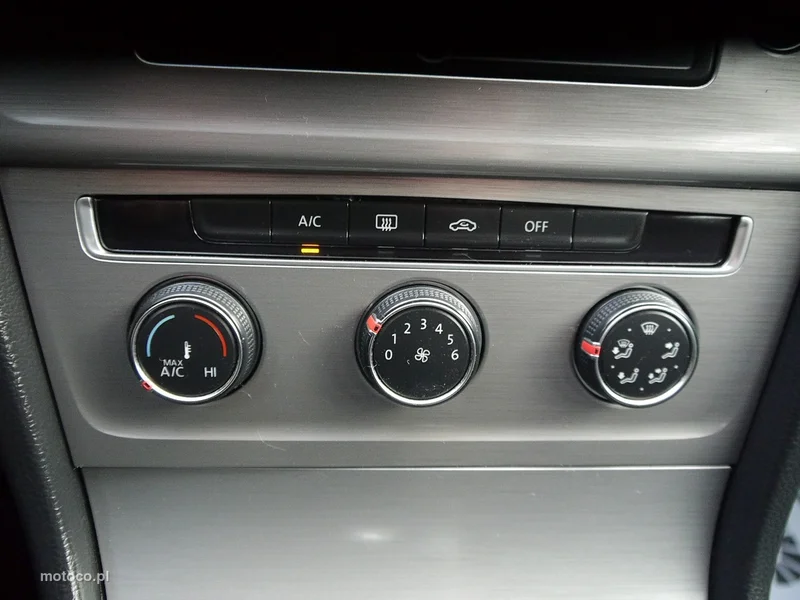 Volkswagen Golf VII 20