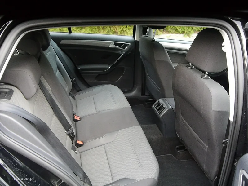 Volkswagen Golf VII 25