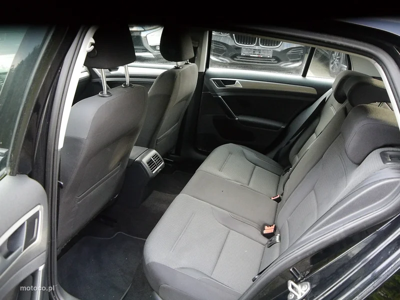 Volkswagen Golf VII 26