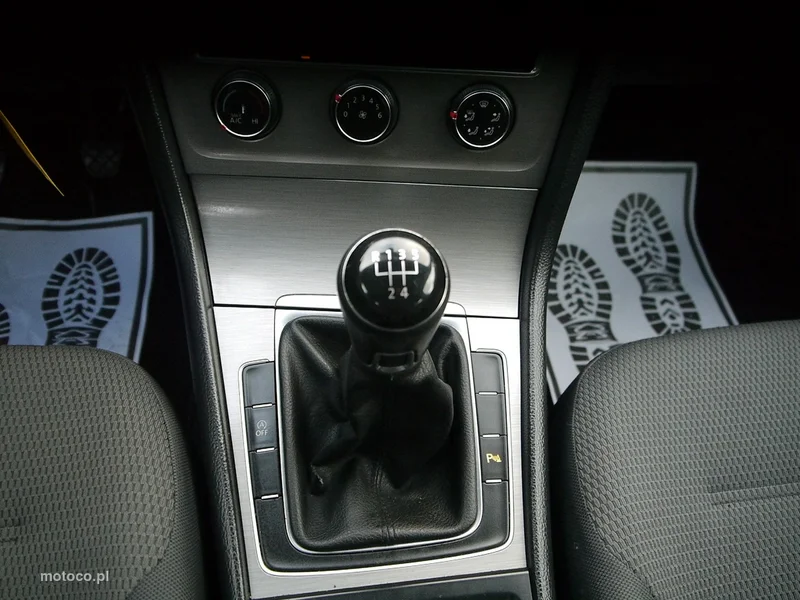 Volkswagen Golf VII 27