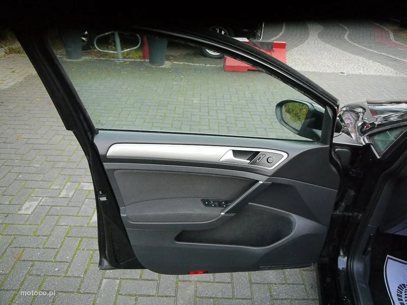 Volkswagen Golf VII 28