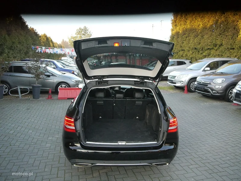 Mercedes-Benz Klasa C W205 C 180 12