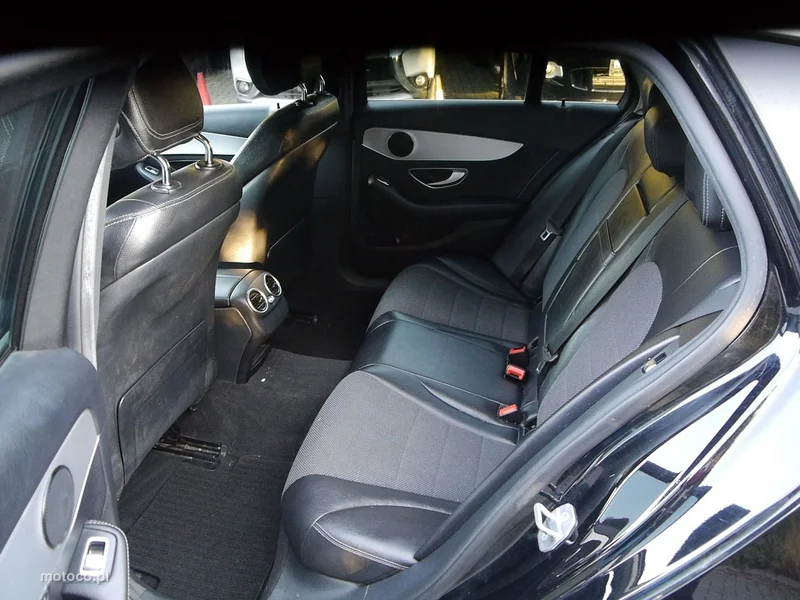 Mercedes-Benz Klasa C W205 C 180 26