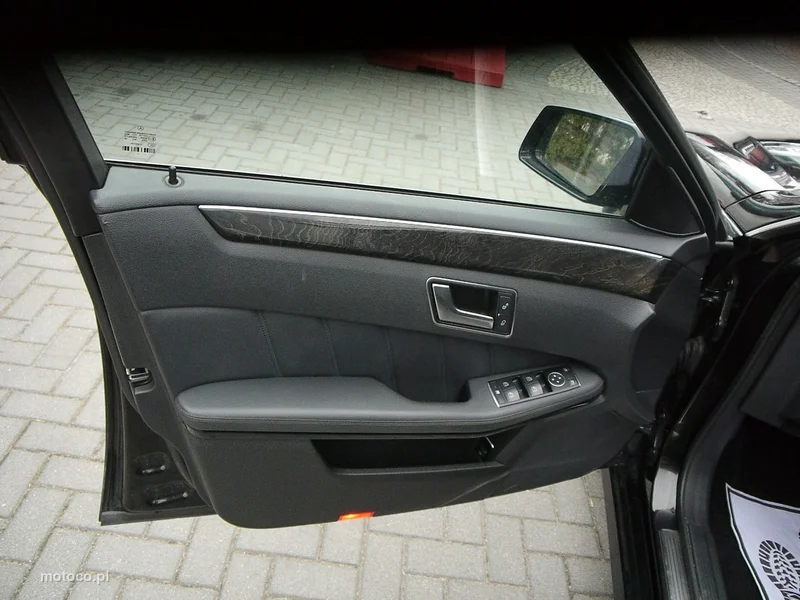 Mercedes-Benz Klasa E W212 E 220 31