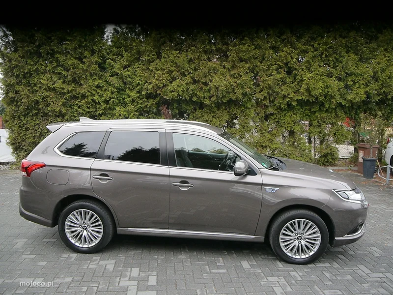 Mitsubishi Outlander 11
