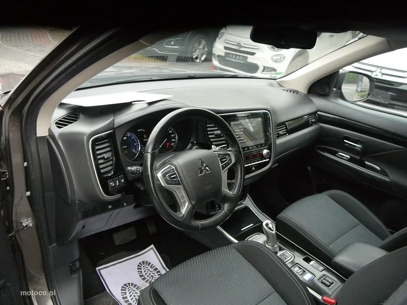 Mitsubishi Outlander 27