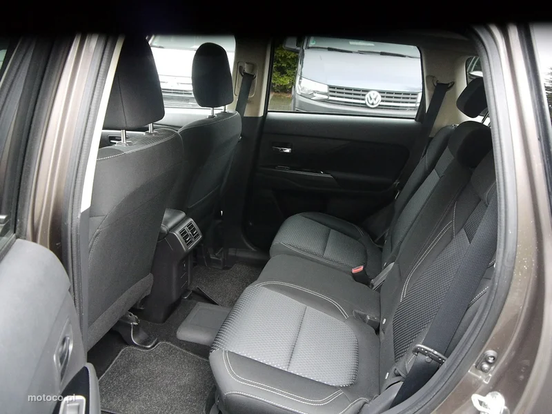 Mitsubishi Outlander 32