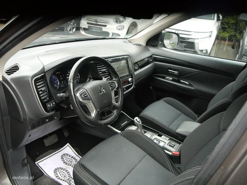 Mitsubishi Outlander 33