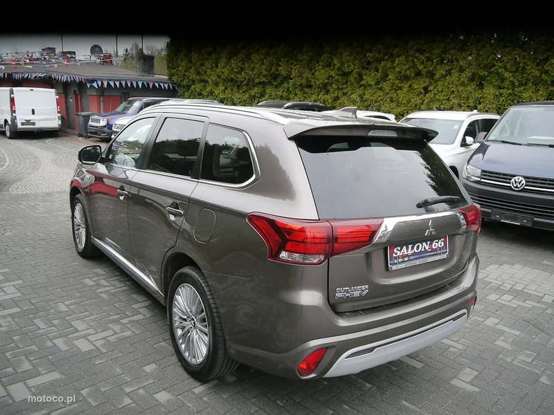 Mitsubishi Outlander 6