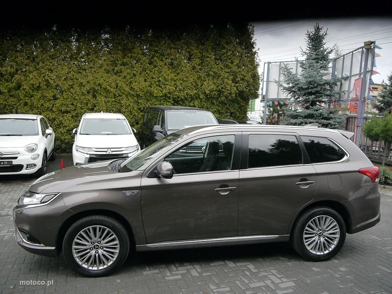 Mitsubishi Outlander 10
