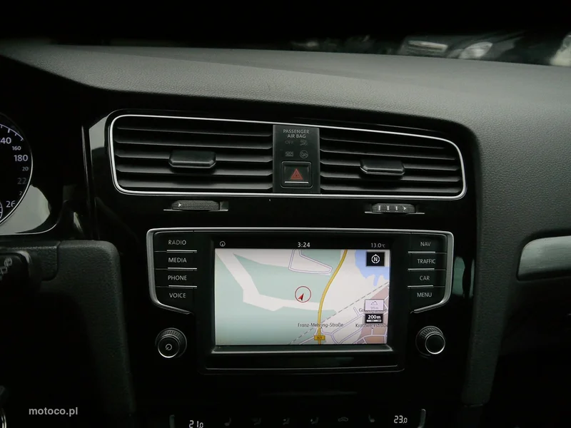 Volkswagen Golf VII 24