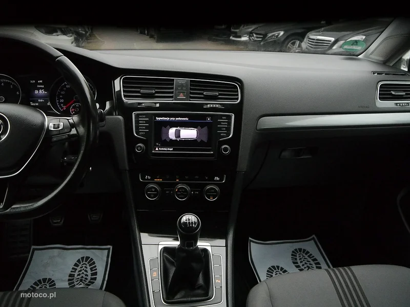 Volkswagen Golf VII 27
