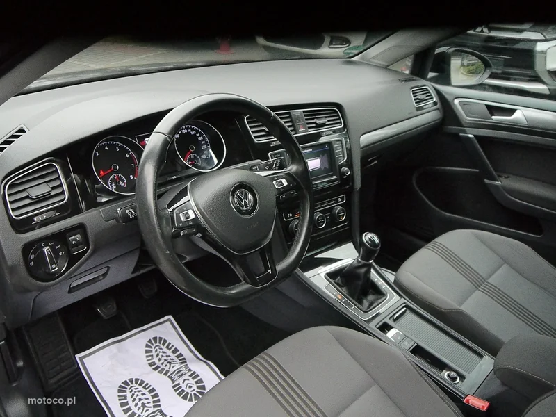 Volkswagen Golf VII 31