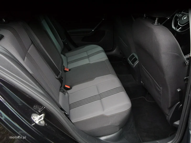 Volkswagen Golf VII 36